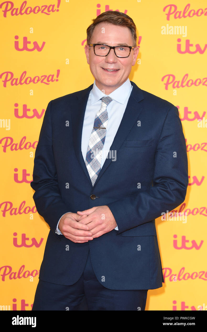 Londra, Regno Unito. Ottobre 16, 2018: Richard Arnold arriva per la ITV Palooza!" presso la Royal Festival Hall di Londra. Immagine: Steve Vas/Featureflash Credito: Paul Smith/Alamy Live News Foto Stock
