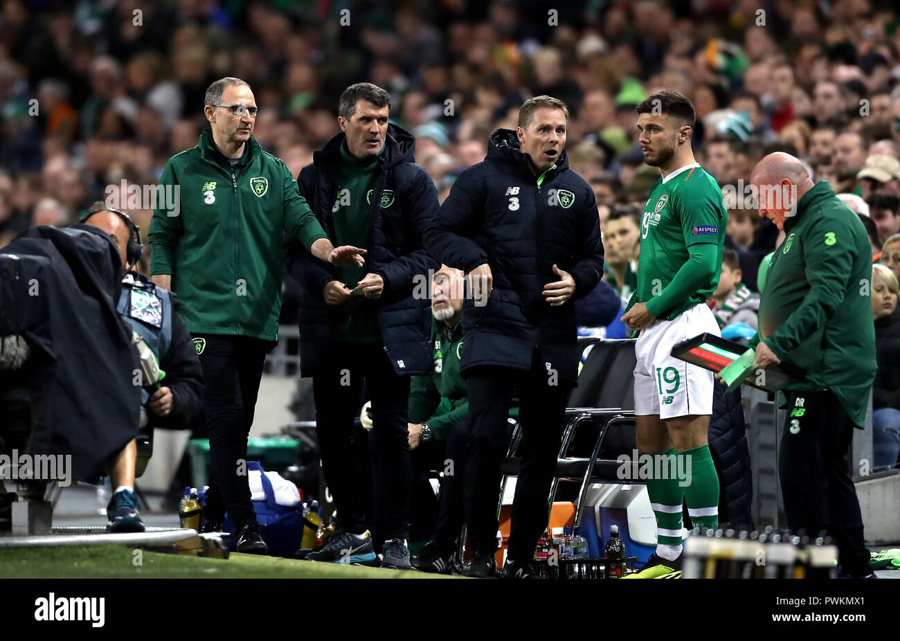 Repubblica di Irlanda manager Martin O'Neill (sinistra) durante la UEFA Nazioni League, campionato B, gruppo 4 corrisponde all'Aviva Stadium, Dublino Foto Stock