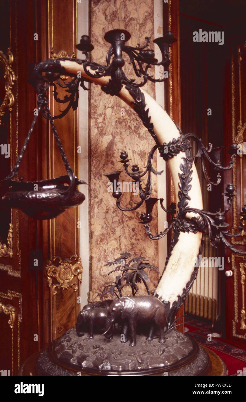L'avorio brosmio portacandele,Palazzo Dolmabahce,Istanbul, Turchia Foto Stock