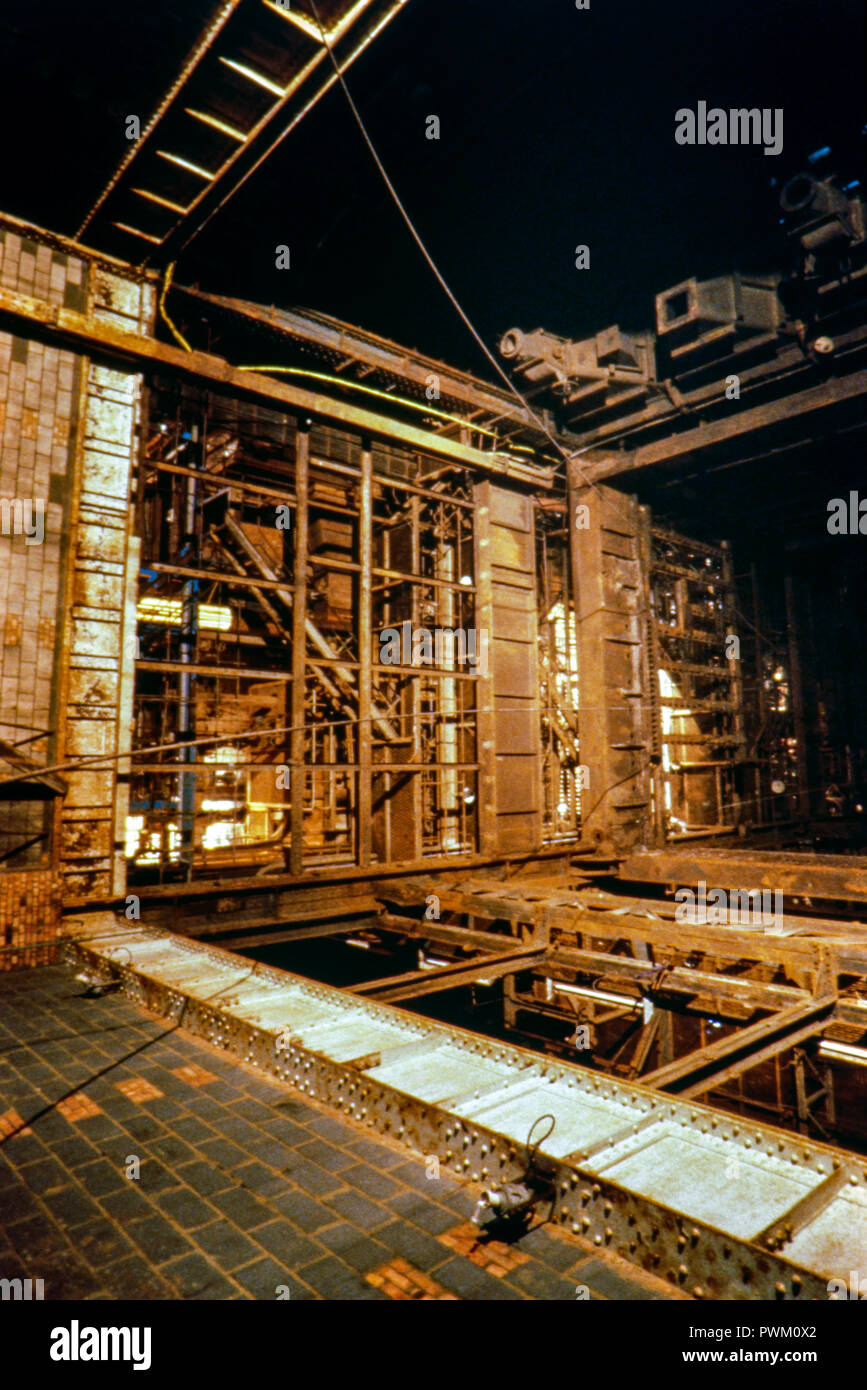 Battersea Power Station - Caldaia casa 'B' durante il mese di marzo 1988 Foto Stock