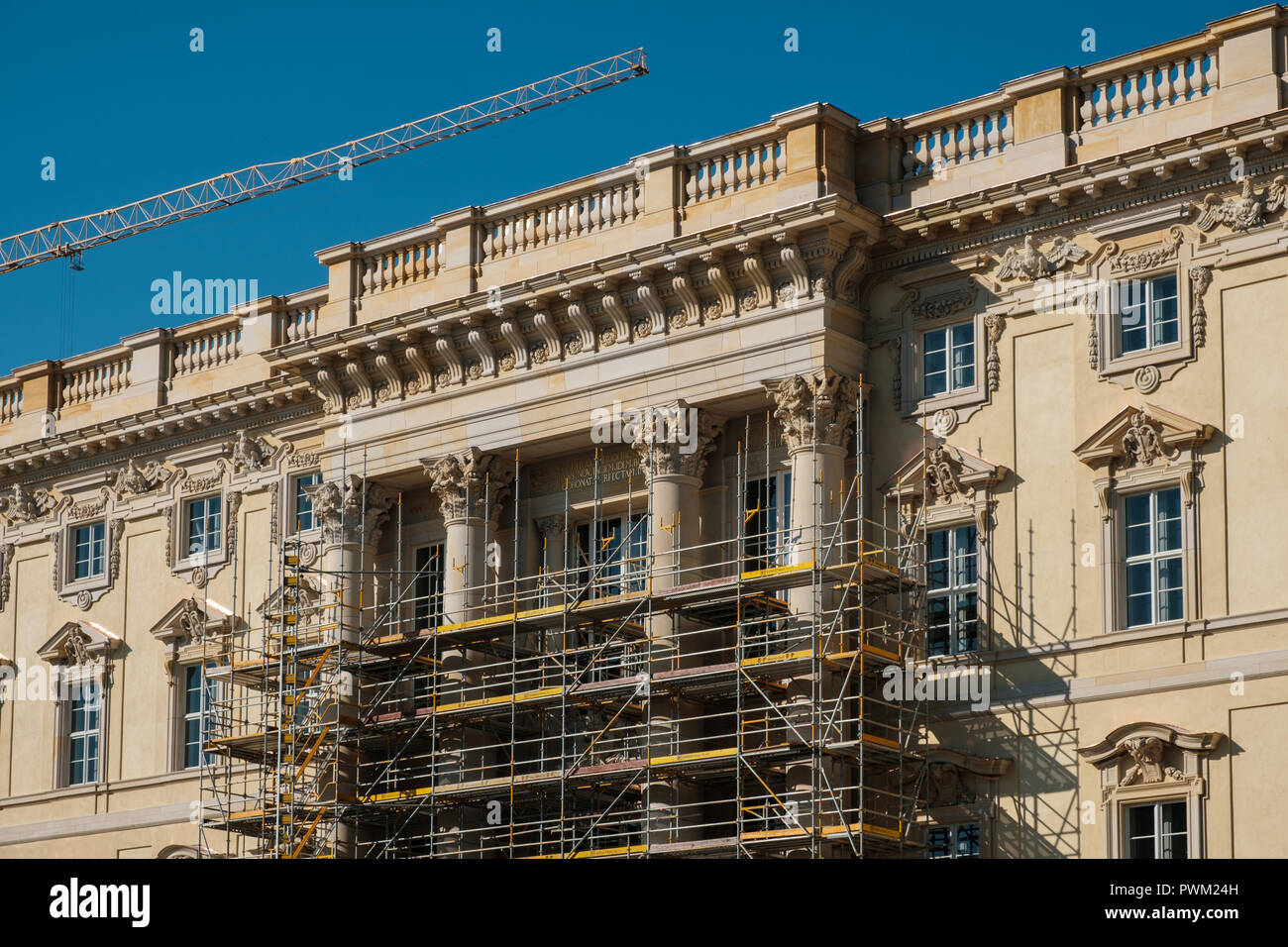 Berlino, Germania - ottobre 2018: impalcature sulla nuova facciata del Berliner Stadtschloss ( City Palace ) / Forum di Humboldt di Berlino, Germania. Foto Stock