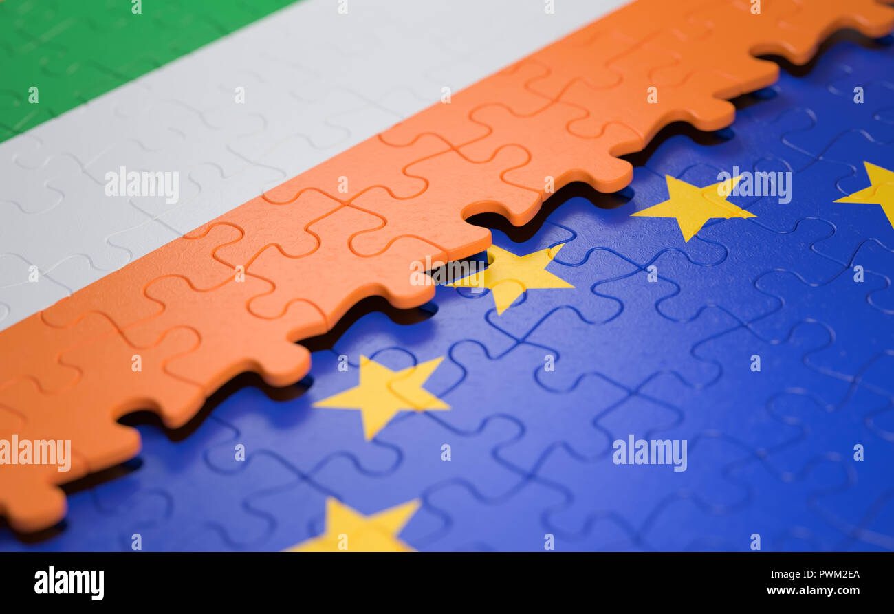 Bandiera dell'Irlanda e dell'Unione europea sotto forma di pezzi di un puzzle nel concetto di politica e unione economica. Foto Stock