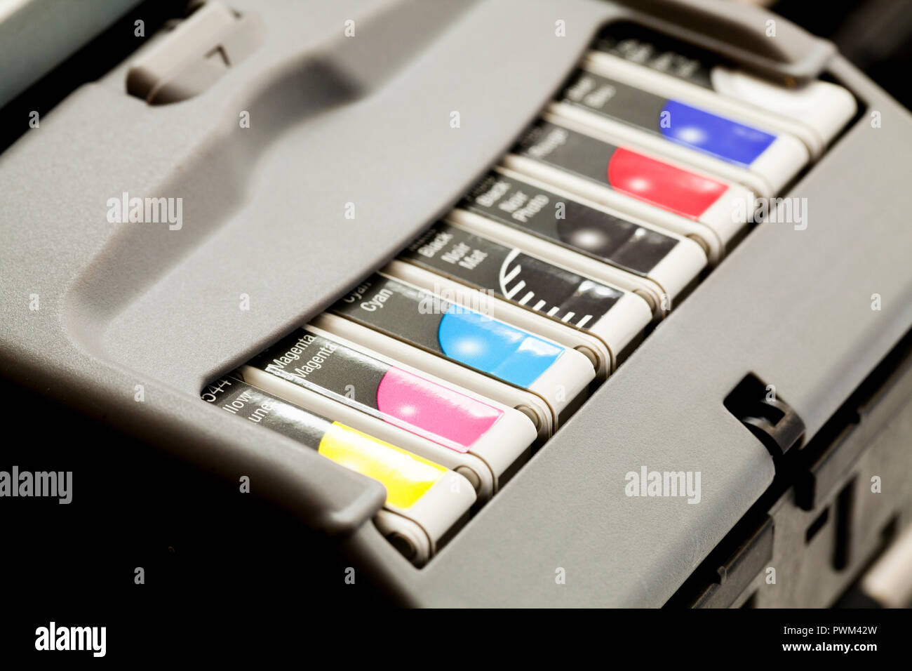Stampanti a colori a getto di inchiostro della testa di stampa e le cartucce di inchiostro, close up - USA Foto Stock