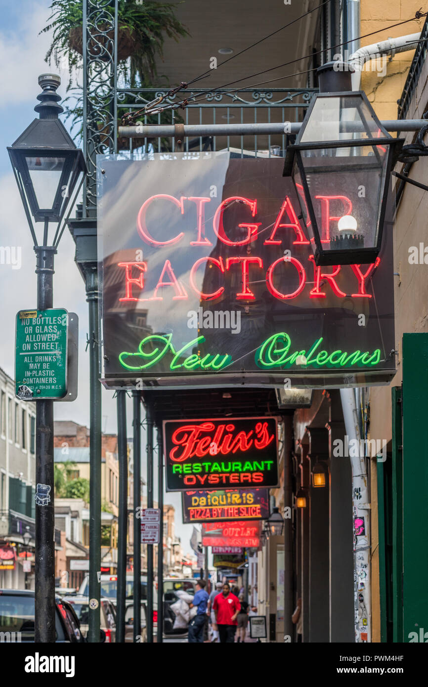 Indicazioni su Bourbon Street nel Quartiere Francese Foto Stock