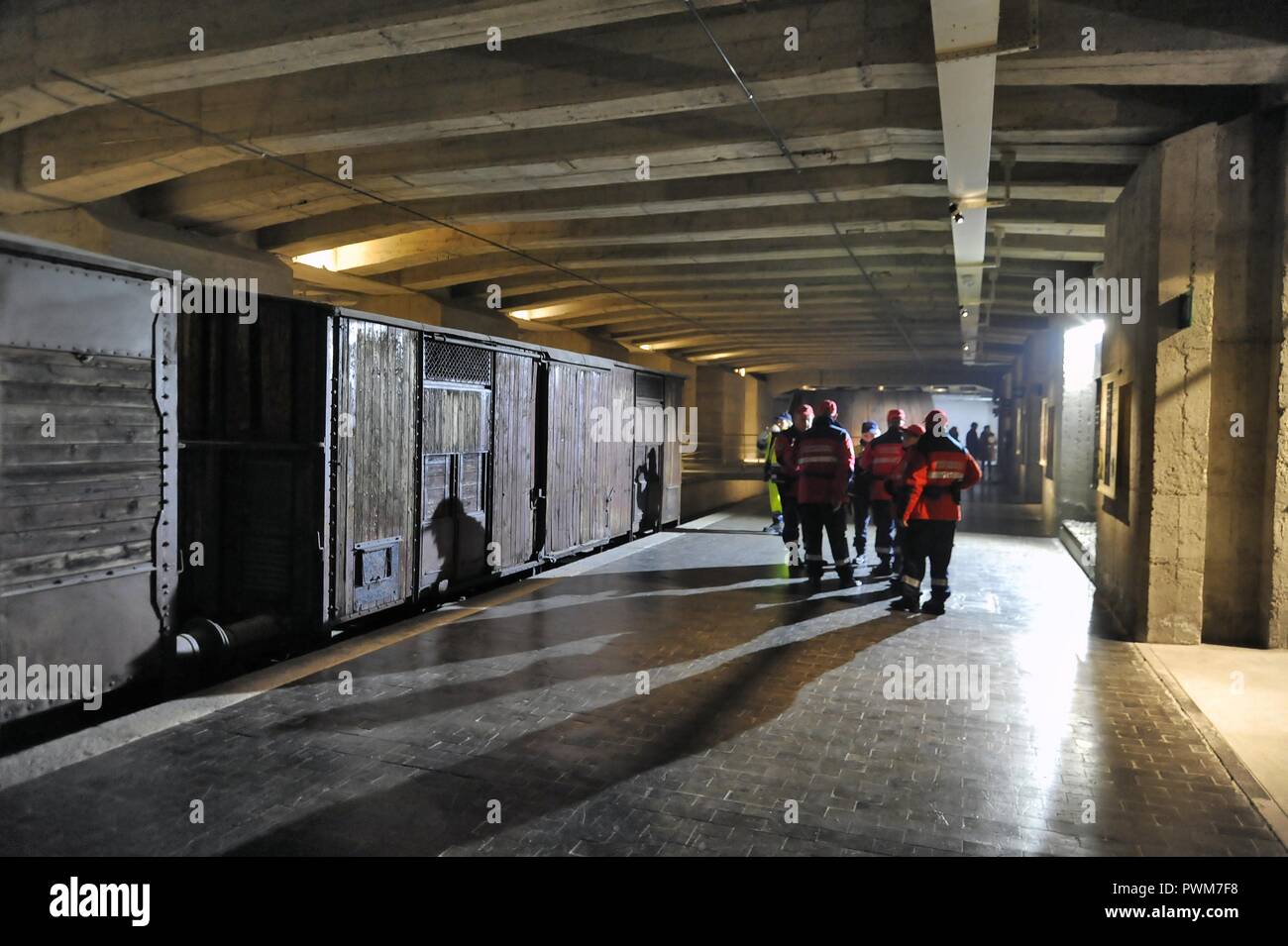 Milano (Italia), il Memoriale della Shoah, a via 21 nel seminterrato della stazione centrale, da dove partivano i treni per i campi di concentramento nazisti Foto Stock