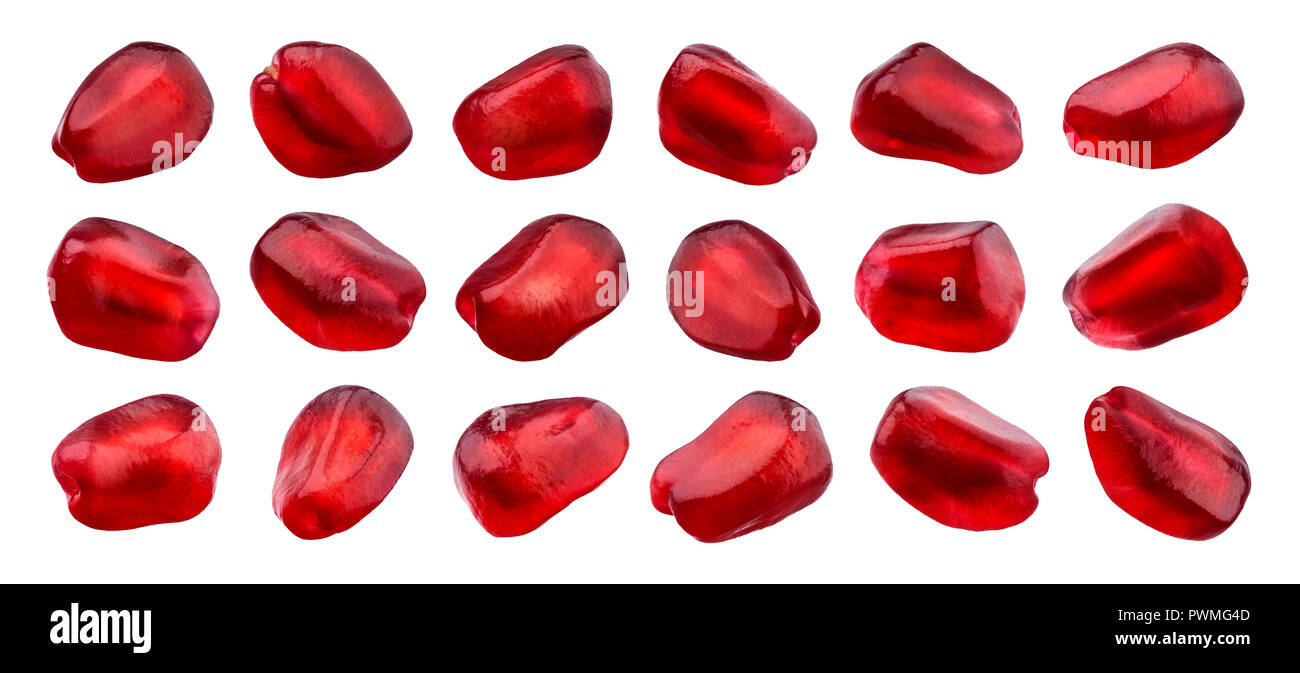 I semi di melograno isolati su sfondo bianco, close-up Foto Stock