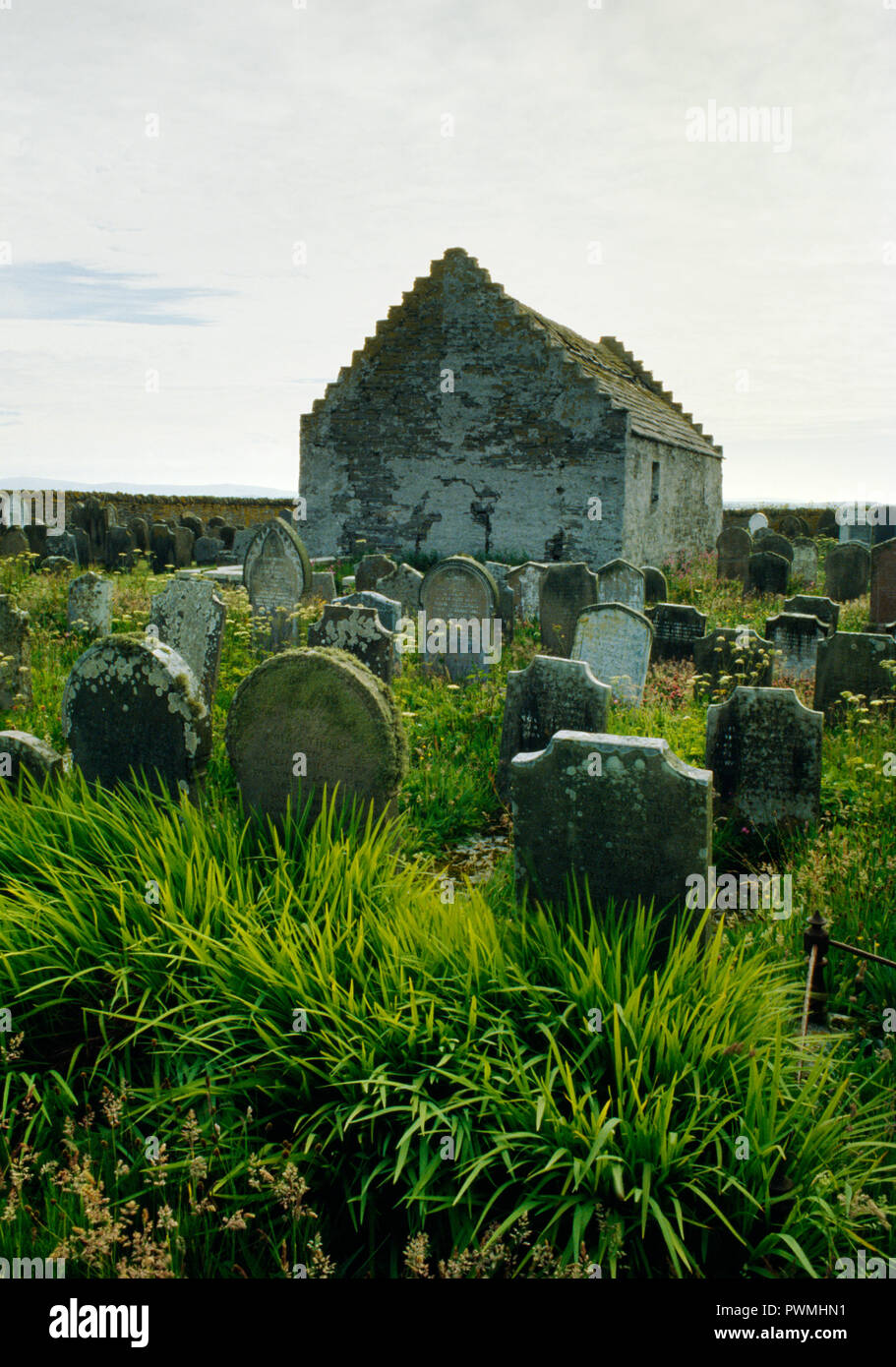 San Bonifacio Chiesa, Papa Westray, isole Orcadi Scozia, Regno Unito: costruito originariamente nel C12th come un coro rettangolare e navata centrale esteso nei primi C18th. Foto Stock