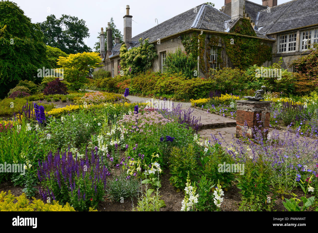 Giardino Geilston dal fiume Clyde vicino a Cardross, Argyll and Bute, Scozia Foto Stock