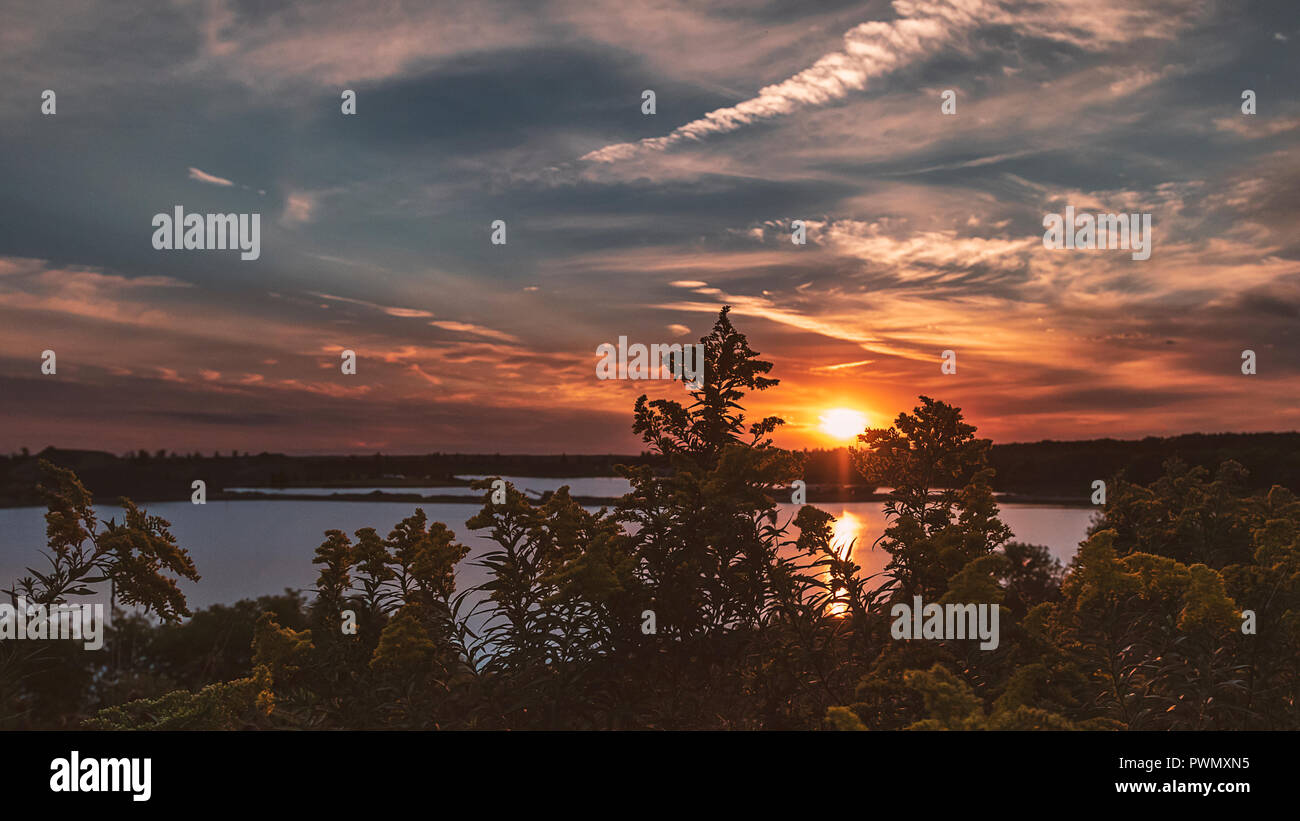 Tramonto sul lago Foto Stock