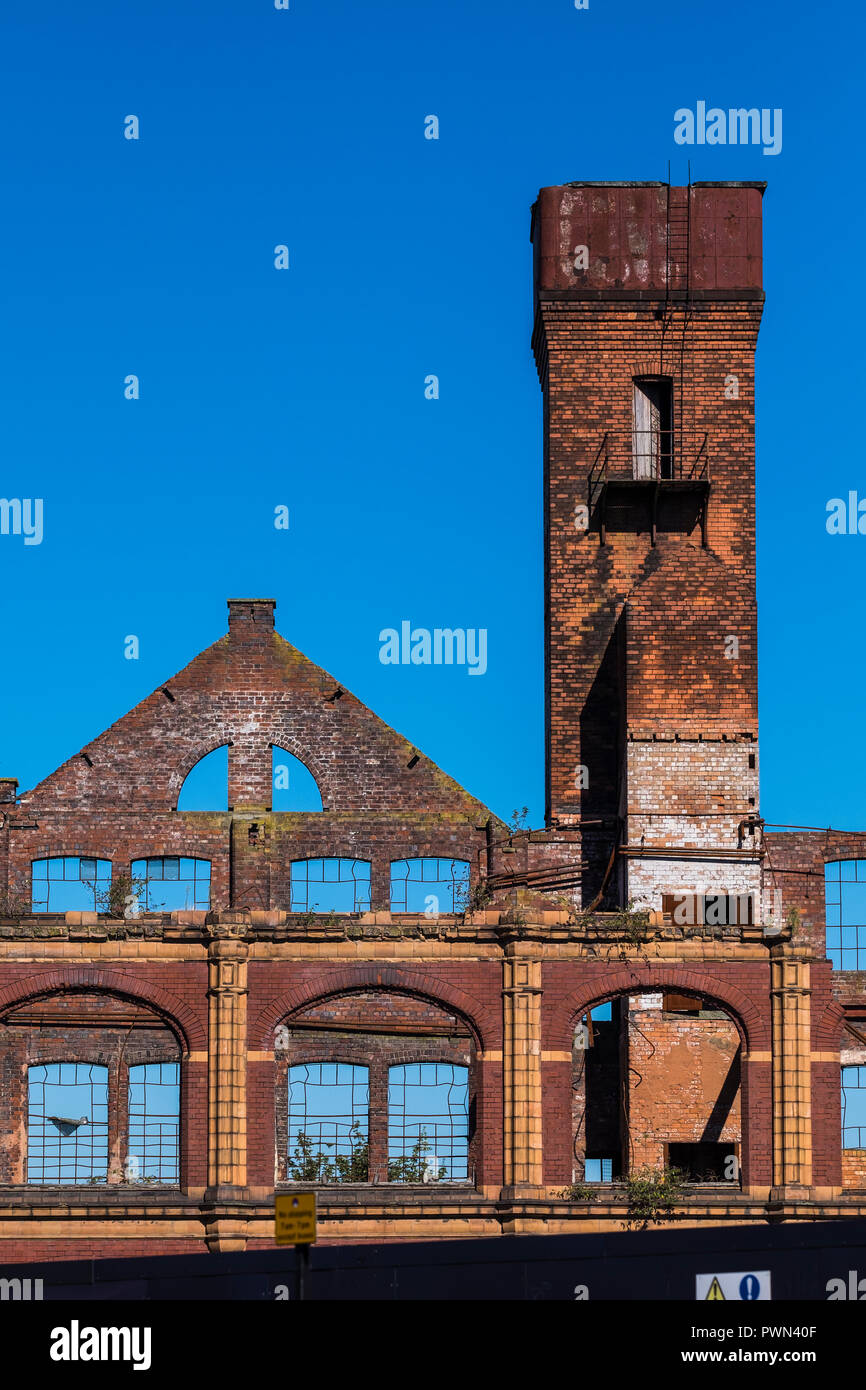 Fuoco abbandonati danneggiato fabbrica di Serrature Eastside, Birmingham, West Midlands, England, Regno Unito Foto Stock
