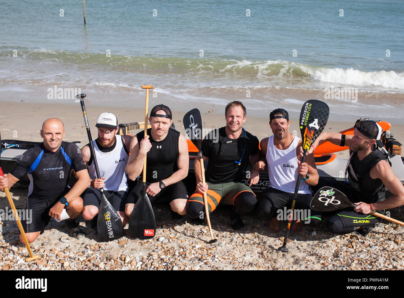 Ritratto di gruppo di vincitori di una gara di dragon boat Foto Stock