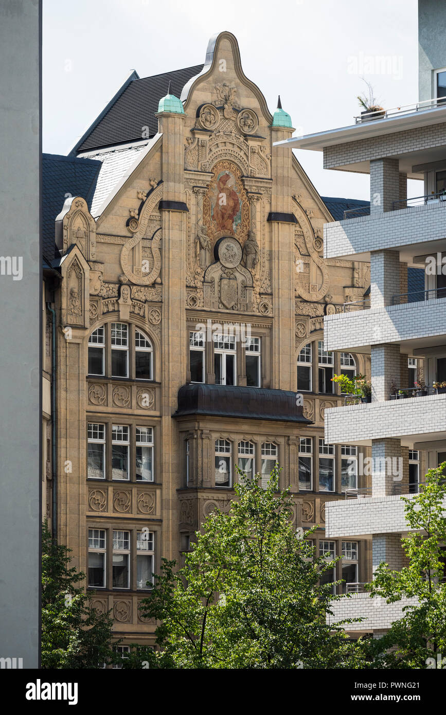 Berlino. Germania. Michaelsen Palais, aka Hotel Roter Adler sulla Schützenstraße 6, Jugendstil / edificio Art Nouveau da Otto Michaelsen, costruito 1903-1904. Foto Stock