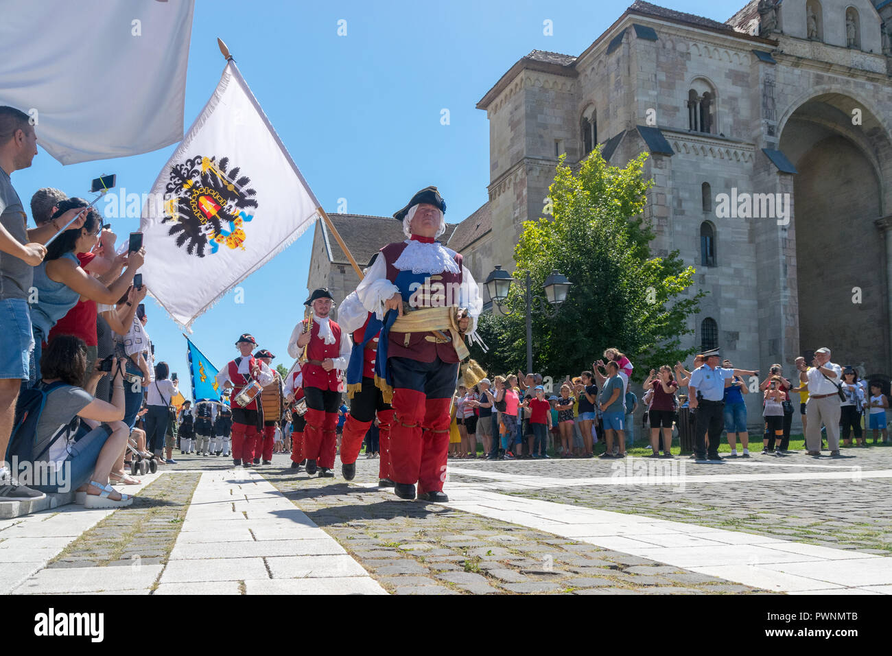 ALBA Iulia, Romania - 11 August 2018: cerimonia del Cambio della guardia presso la Cittadella Alba-Carolina in Alba Iulia, Romania. Foto Stock