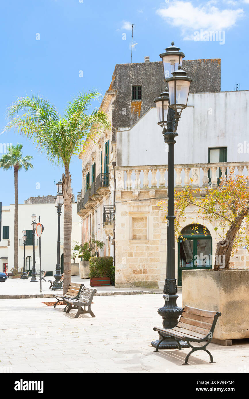 Specchia, Puglia, Italia - bellissimo centro storico di Specchia Foto stock  - Alamy