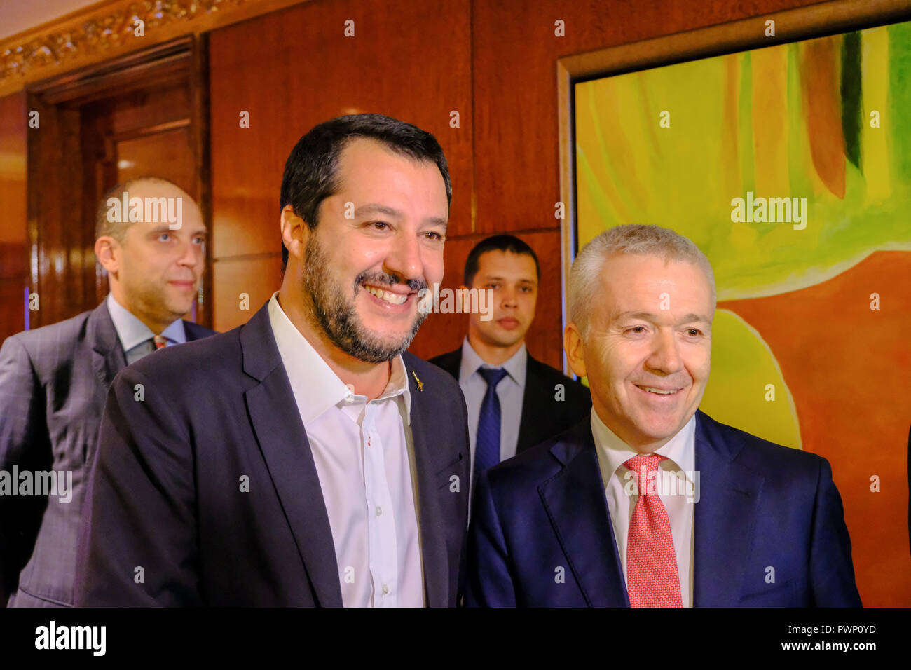 Mosca, Russia. Xvii oct, 2018. Mosca Russia. Il vice premier e ministro italiano Matteo Salvini alla riunione annuale di Confindustria Russia Credito: Marco Ciccolella/Alamy Live News Foto Stock