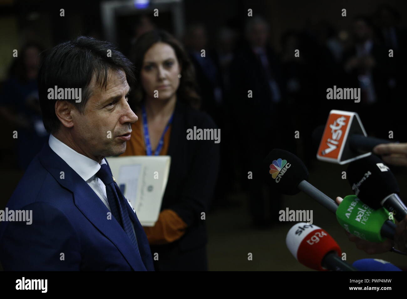 Bruxelles, Belgio. 17 ott 2018 . Primo Ministro italiano Giuseppe Conte arriva per un incontro con i dirigenti dell'Unione europea. Alexandros Michailidis/Alamy Live News Foto Stock