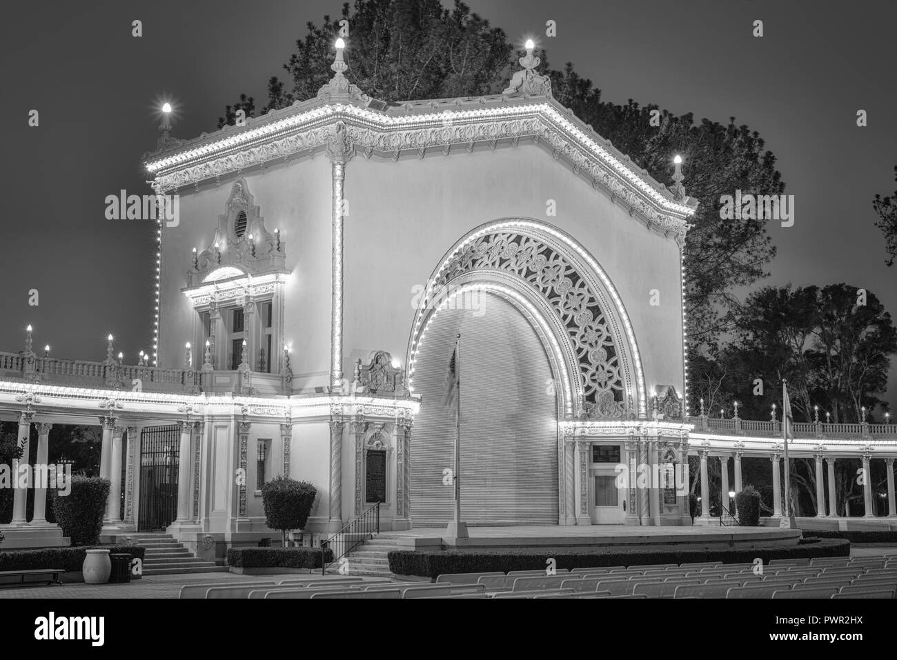 Balboa Park. San Diego, California, Stati Uniti d'America, l'organo Pavilion Fotografato di notte. Foto Stock
