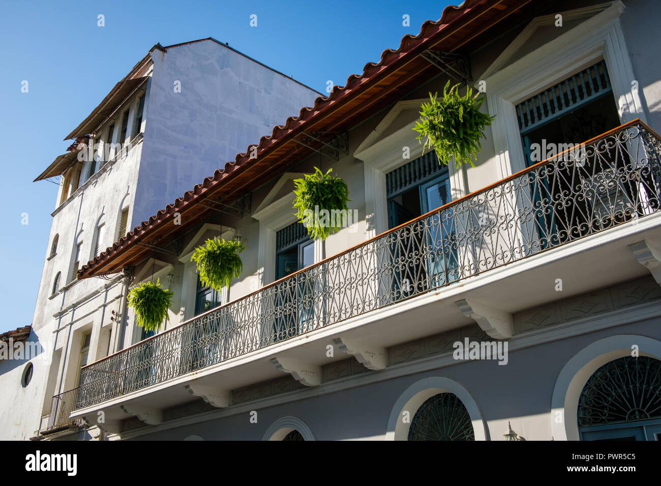Facciata beautitful, edificio esterno nella città vecchia - Casco Viejo, Panama City Foto Stock