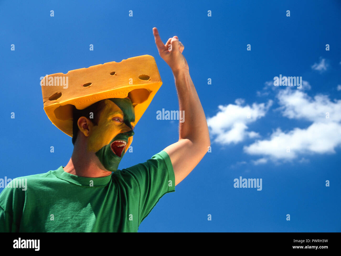Cheesehead entusiasti appassionati di sport con la faccia dipinta in una partita di calcio in Green Bay, Wisconsin, STATI UNITI D'AMERICA Foto Stock