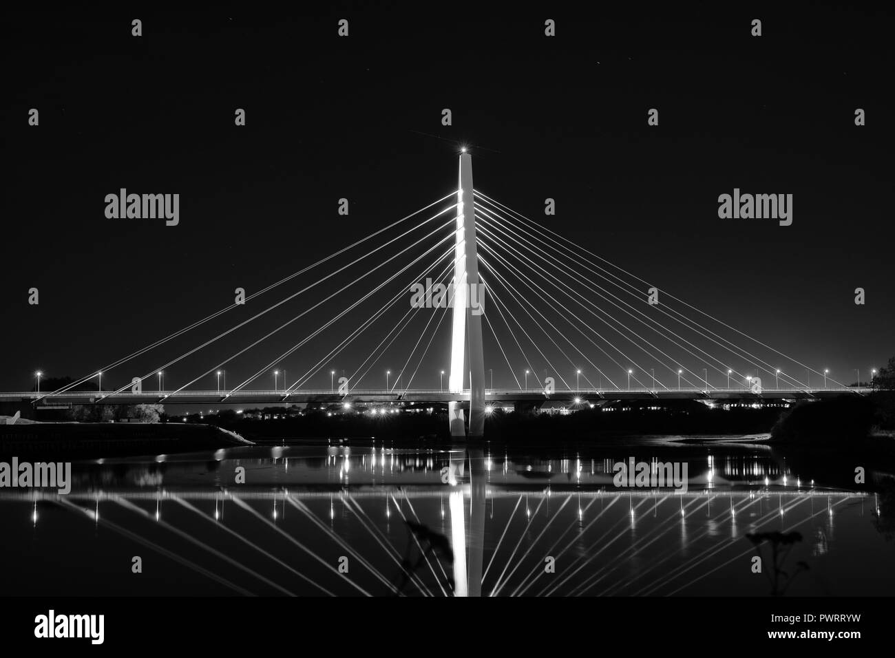La cuspide settentrionale Bridge è un ponte sul fiume indossare a Sunderland, Tyne & Wear. La traversata si è aperta il 28 agosto 2018. Una tre-span cavo-alloggiato Foto Stock