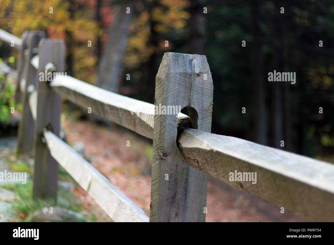 Rustico Recinzione in legno in autunnale del Vermont settentrionale Foto Stock