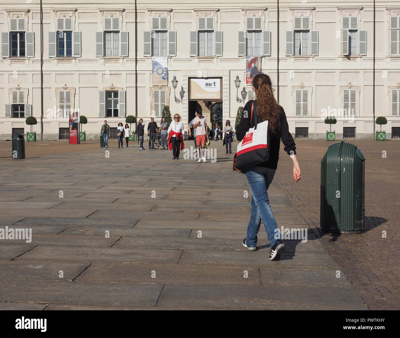 Torino, Italia - circa ottobre 2018: Persone in Piazza Castello Foto Stock