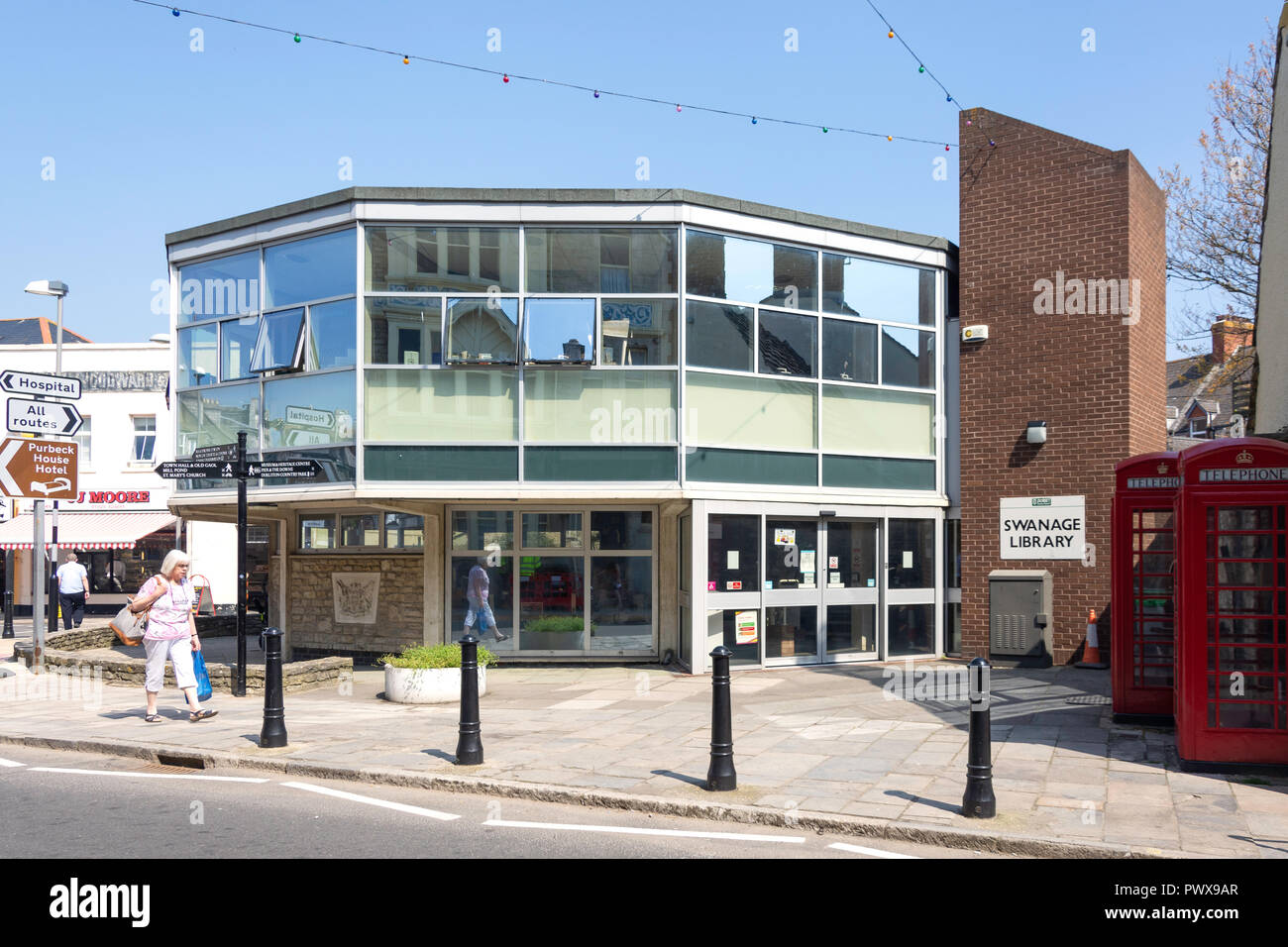 Swanage biblioteca, High Street, Swanage, Isle of Purbeck, Dorset, England, Regno Unito Foto Stock