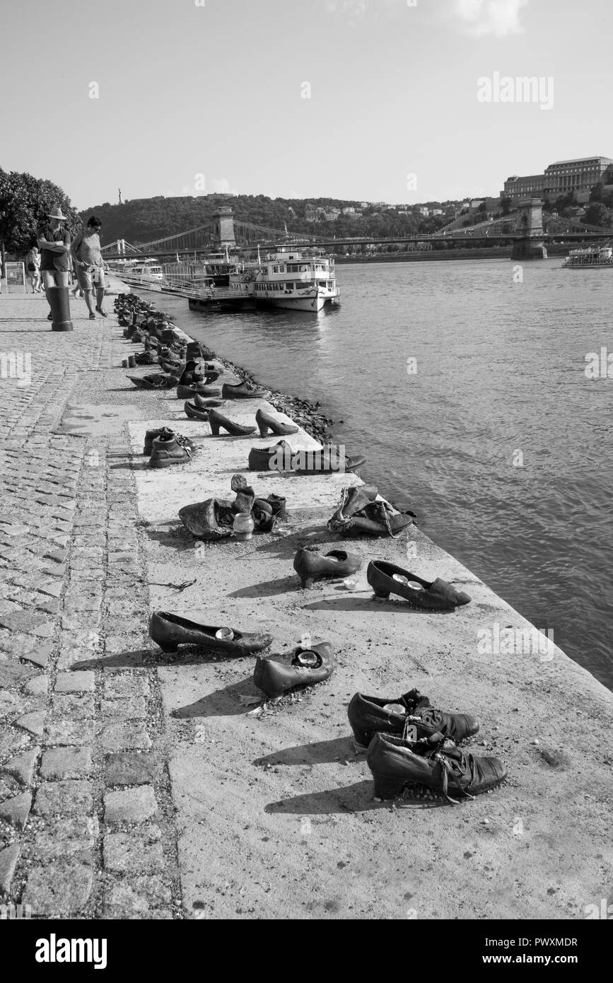Budapest, Ungheria - 4 August 2018: Memoriale dell Olocausto, opera del direttore può Togay realizzato insieme con lo scultore Gyula Pauer inaugurato su un Foto Stock