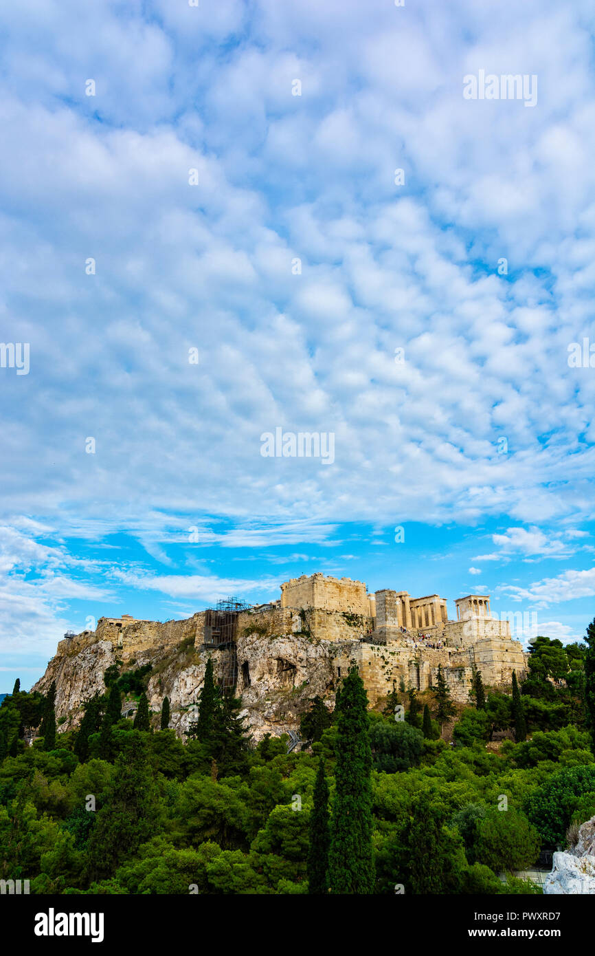 Τravel le nuvole nel cielo di Atene, vista rilassante con Cloudscapes, Grecia - un posto per viaggiare e vedere luoghi meravigliosi Foto Stock