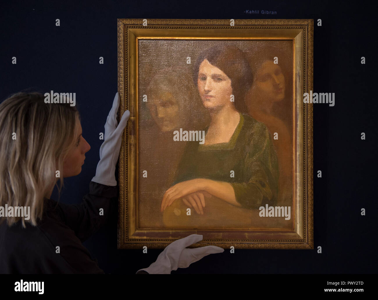 Bonhams, New Bond Street, Londra, Regno Unito. 18 ottobre, 2018. Bonhams islamici e indiani, moderno e contemporaneo del Medio Oriente, di arte e di Arte Moderna e Contemporanea a sud di arte asiatica anteprima di vendita. Immagine: Kahlil Gibran (Libano), Ritratto di Charlotte Teller, c 1908-1910. Credito: Malcolm Park/Alamy Live News. Foto Stock