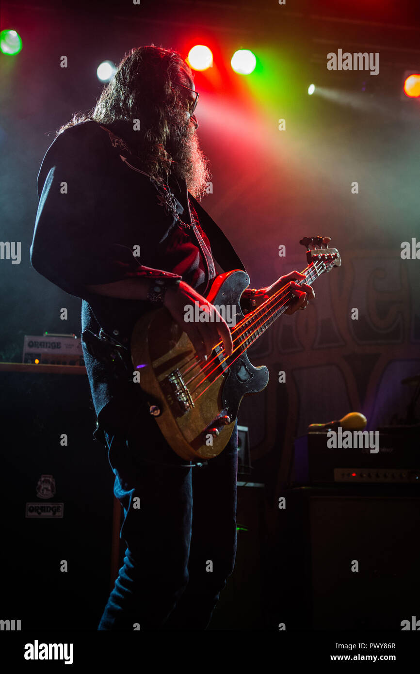 Milano 18 ottobre 2018 Fumo Blackberry vivere all'Alcatraz Credito: Roberto Finizio/Alamy Live News Foto Stock