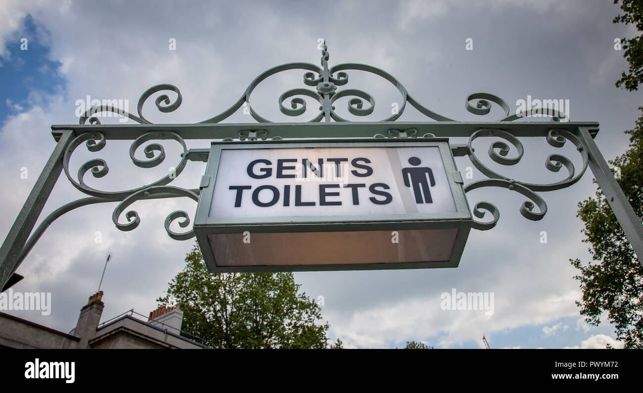 Vecchi signori wc segno Londra Foto Stock