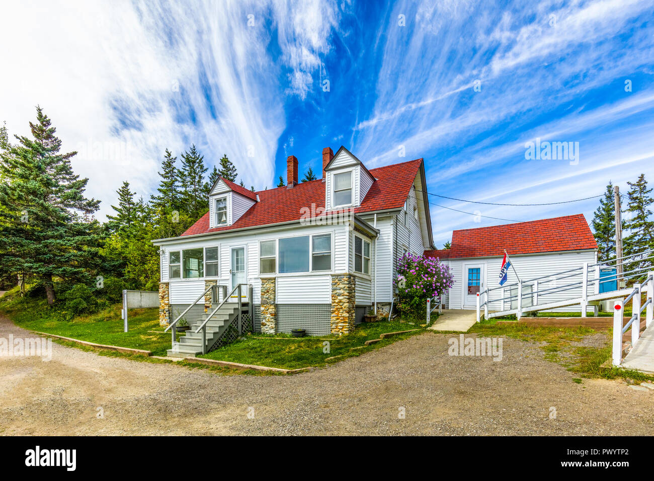 Keepers casa costruita 1854 a gufi faro capo in testa i gufi lo stato delle luci di stazionamento ovest sulla baia di Penobscot nel Maine negli Stati Uniti Foto Stock