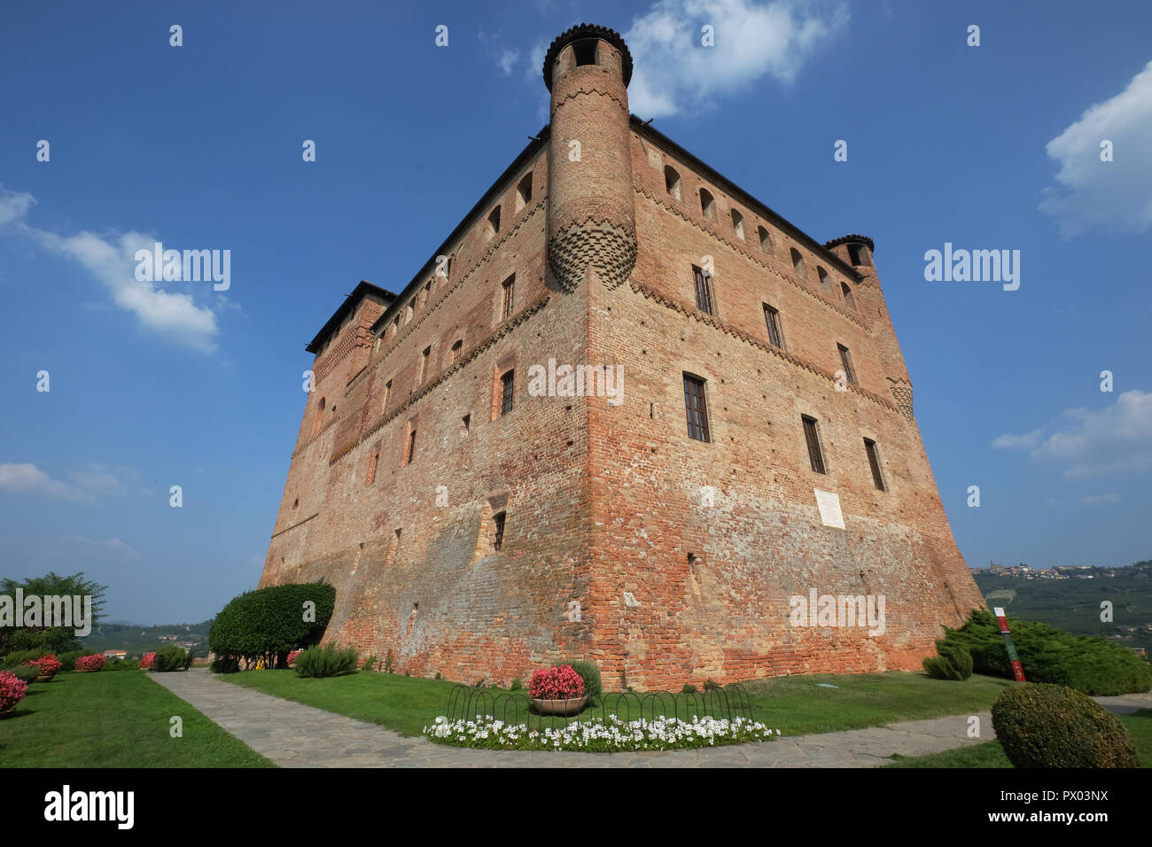 Il castello di Grinzane Cavour.Langhe-Roero e Monferrato nella lista del Patrimonio Mondiale dell'UNESCO.,Piemonte, Italia Foto Stock