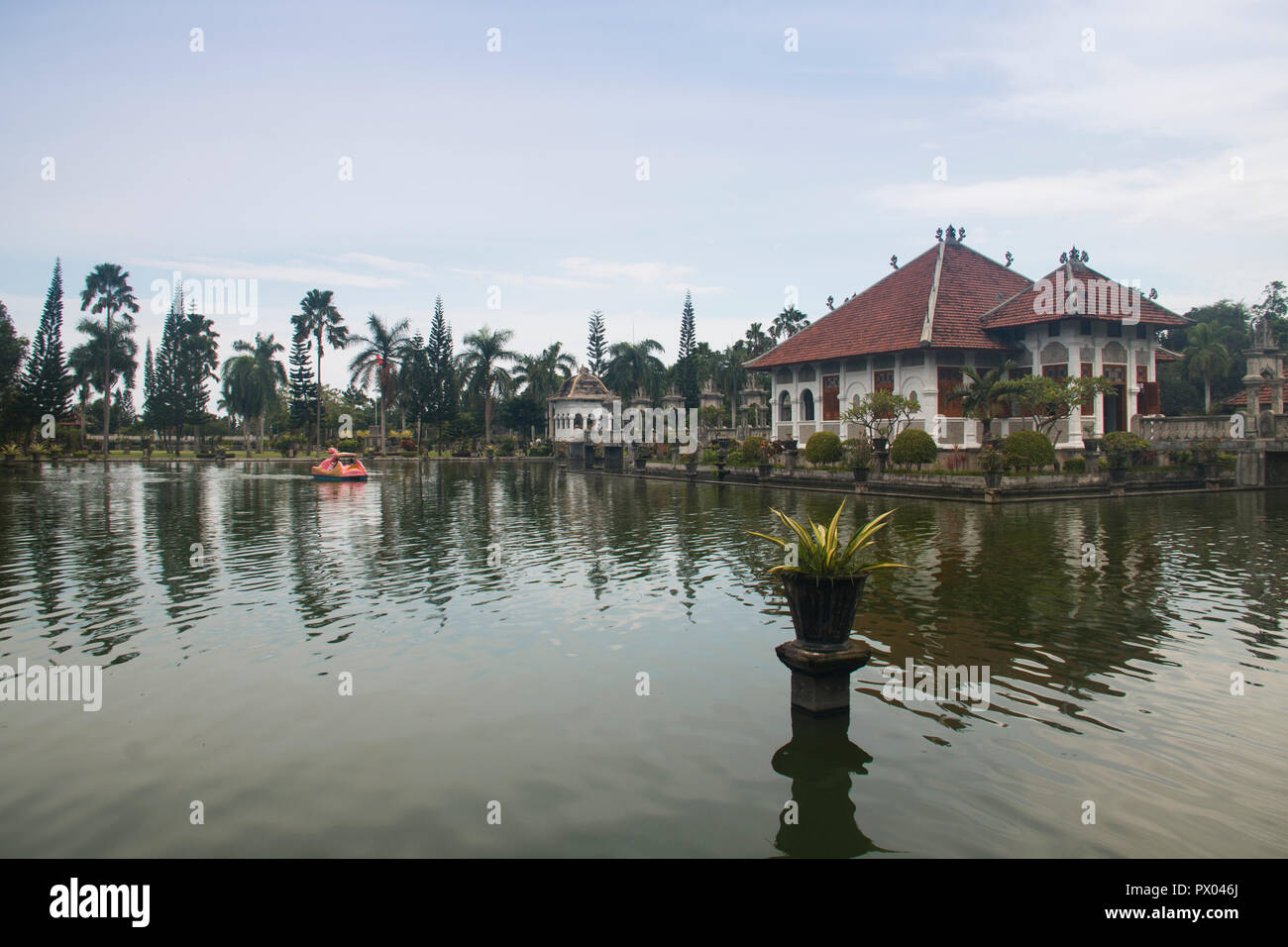 Taman Ujung è uno dei più famosi palazzi di acqua in Bali orientale, la più turistica isola di Indonesia Foto Stock