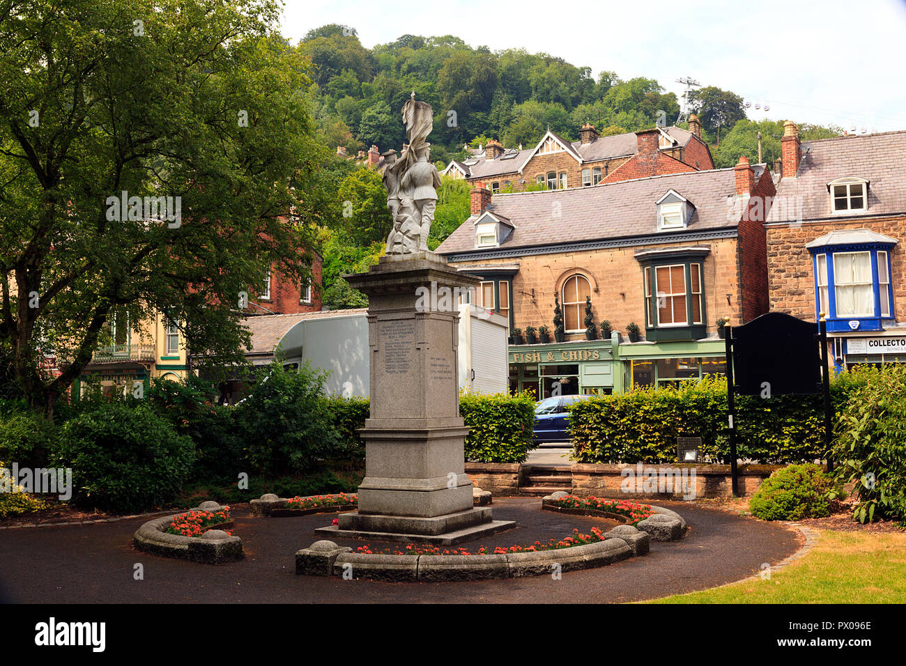 War Memorial & giardini in Matlock Bath Derbyshire Foto Stock