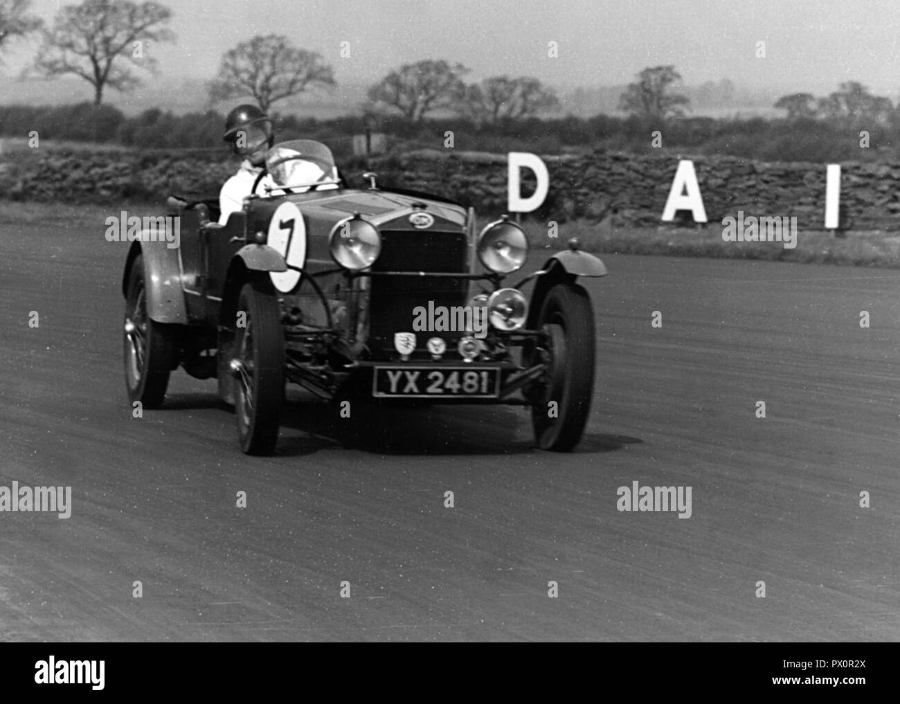 1927 OM Daily Express trofeo, Silverstone 1954. Foto Stock