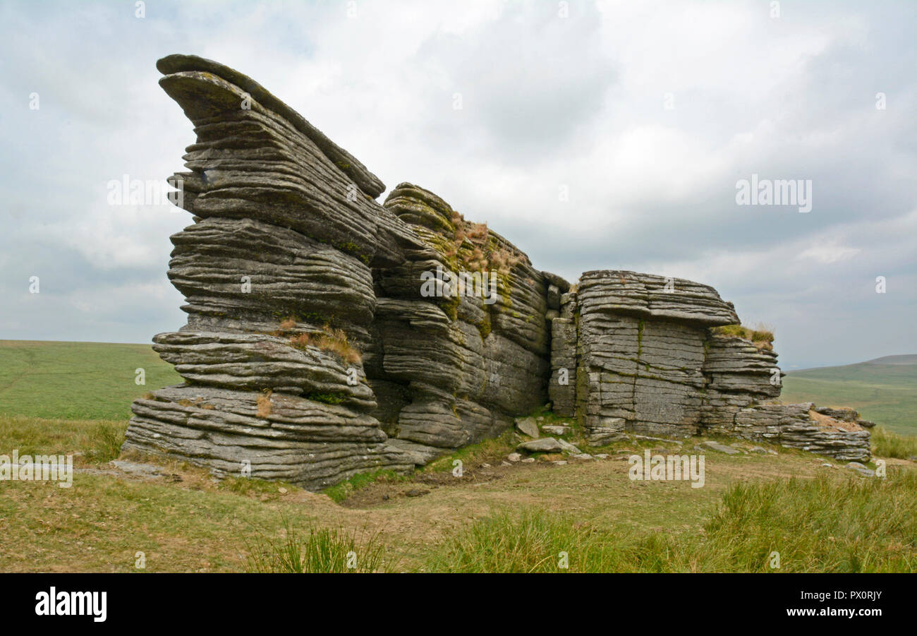 Strano granito stratificata affioramenti rocciosi al misterioso Watern Tor su Dartmoor Devon Foto Stock