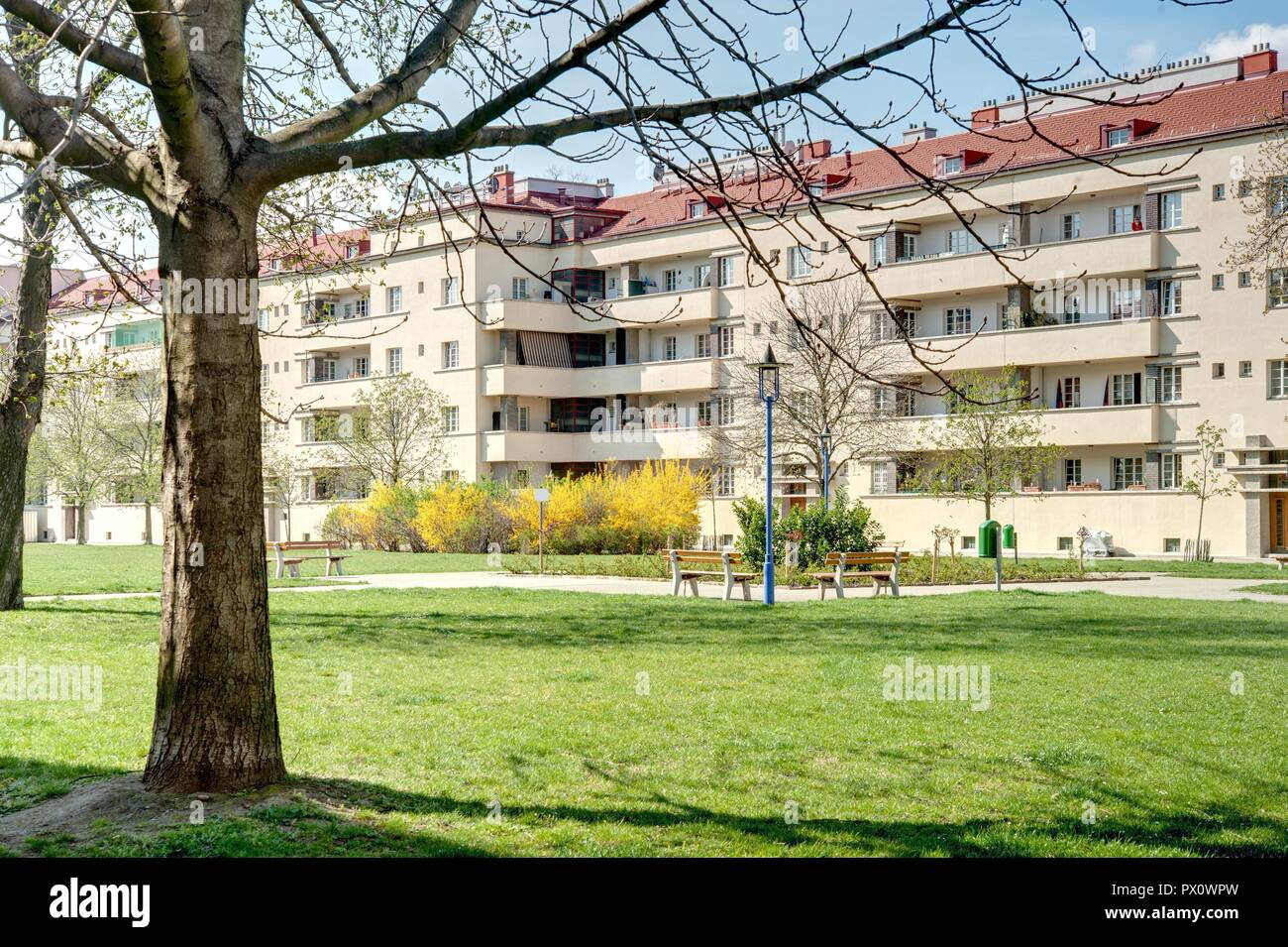 Wien, Gemeindebau des "Roten Wien - Vienna, Consiglio Tenement blocco, "rosso" di Vienna. Karl Marx-Hof, Heiligenstädter Straße 82-92, Karl Ehn 1927-1930 Foto Stock