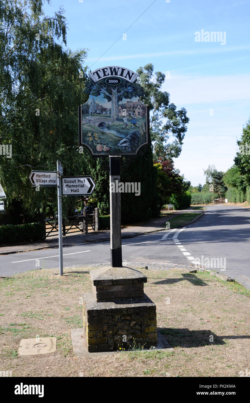 Segno di villaggio, Tewin, Hertfordshire Foto Stock