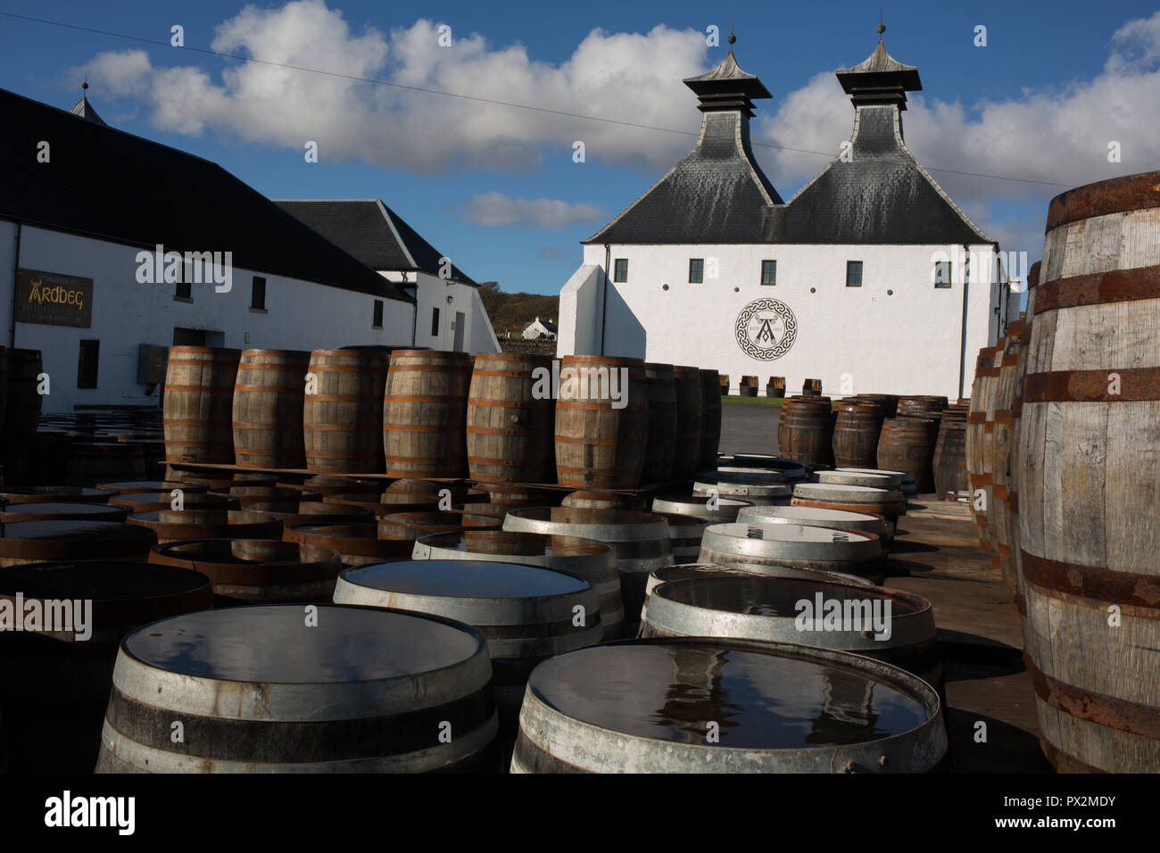 Ardbeg single malt whisky distillery, Islay, Scotland, Regno Unito. Foto Stock