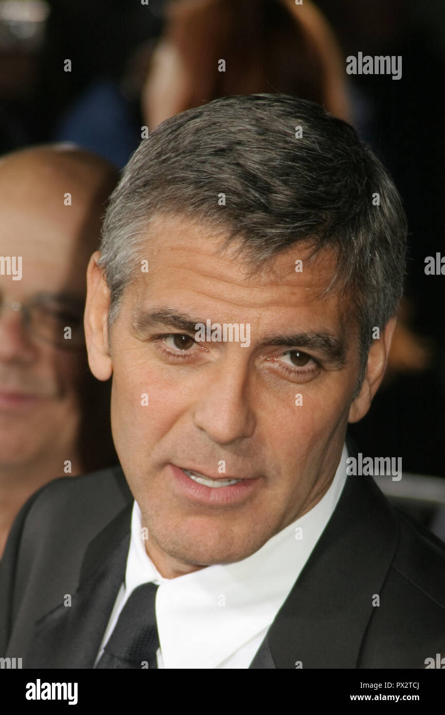 George Clooney 03/31/08 "Leatherheads" Premiere @ Grauman's Chinese Theater. Hollywood Foto di Ima Kuroda/HNW / PictureLux Marzo 31, 2008 Riferimento File # 33686 412HNWPLX Foto Stock