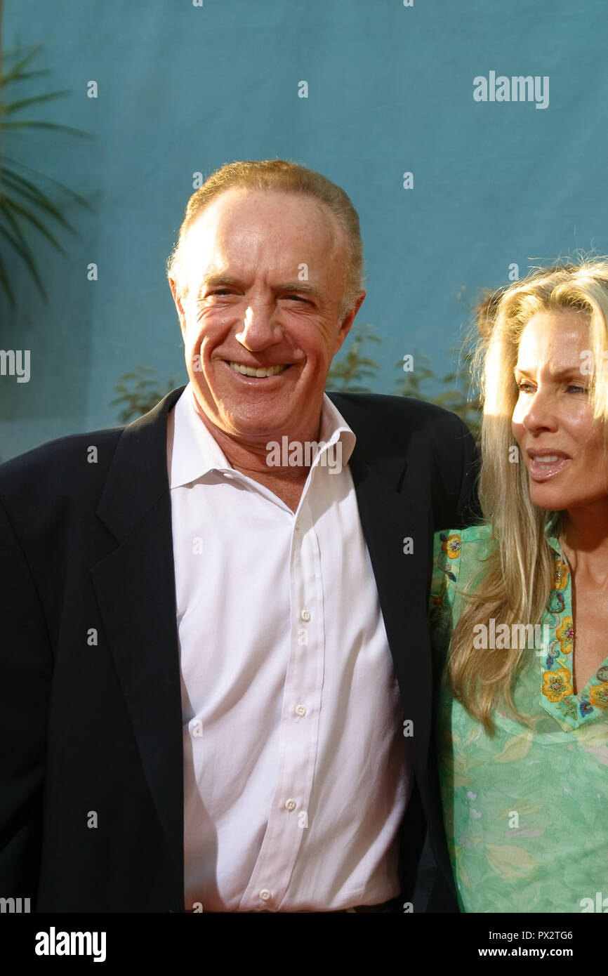 James Caan 08/11/03 GAMMA OPEN premiere @ Glossari Affini Dome Theater,Arclight cinema,Hollywood Foto di Kazumi Nakamoto/HNW / PictureLux Agosto 11, 2003 Riferimento File # 33686 500HNWPLX Foto Stock