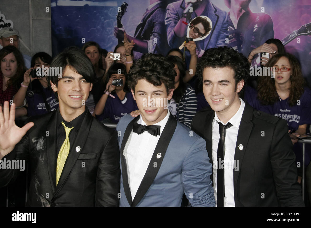 Joe Jonas, Nick Jonas, Kevin Jonas, (Jonas Brothers) 02/24/09 'Jonas Brothers il 3D esperienza concertistica' @ El Capitan Theater di Hollywood Foto di Ima Kuroda/HNW / PictureLux Febbraio 24, 2009 Riferimento File # 33686 590HNWPLX Foto Stock