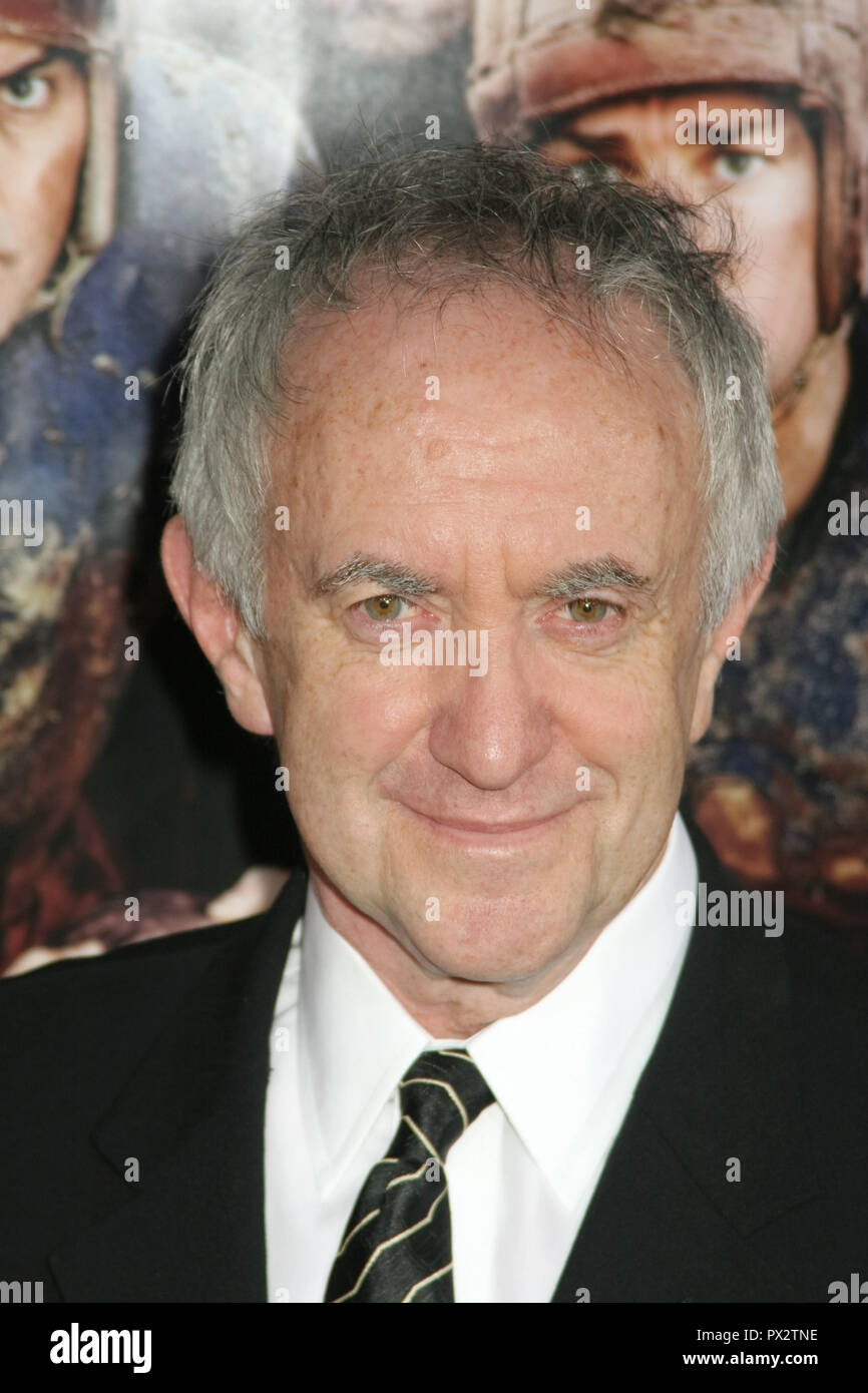 Jonathan Pryce 03/31/08 "Leatherheads" Premiere @ Grauman's Chinese Theater. Hollywood Foto di Ima Kuroda/HNW / PictureLux Marzo 31, 2008 Riferimento File # 33686 617HNWPLX Foto Stock