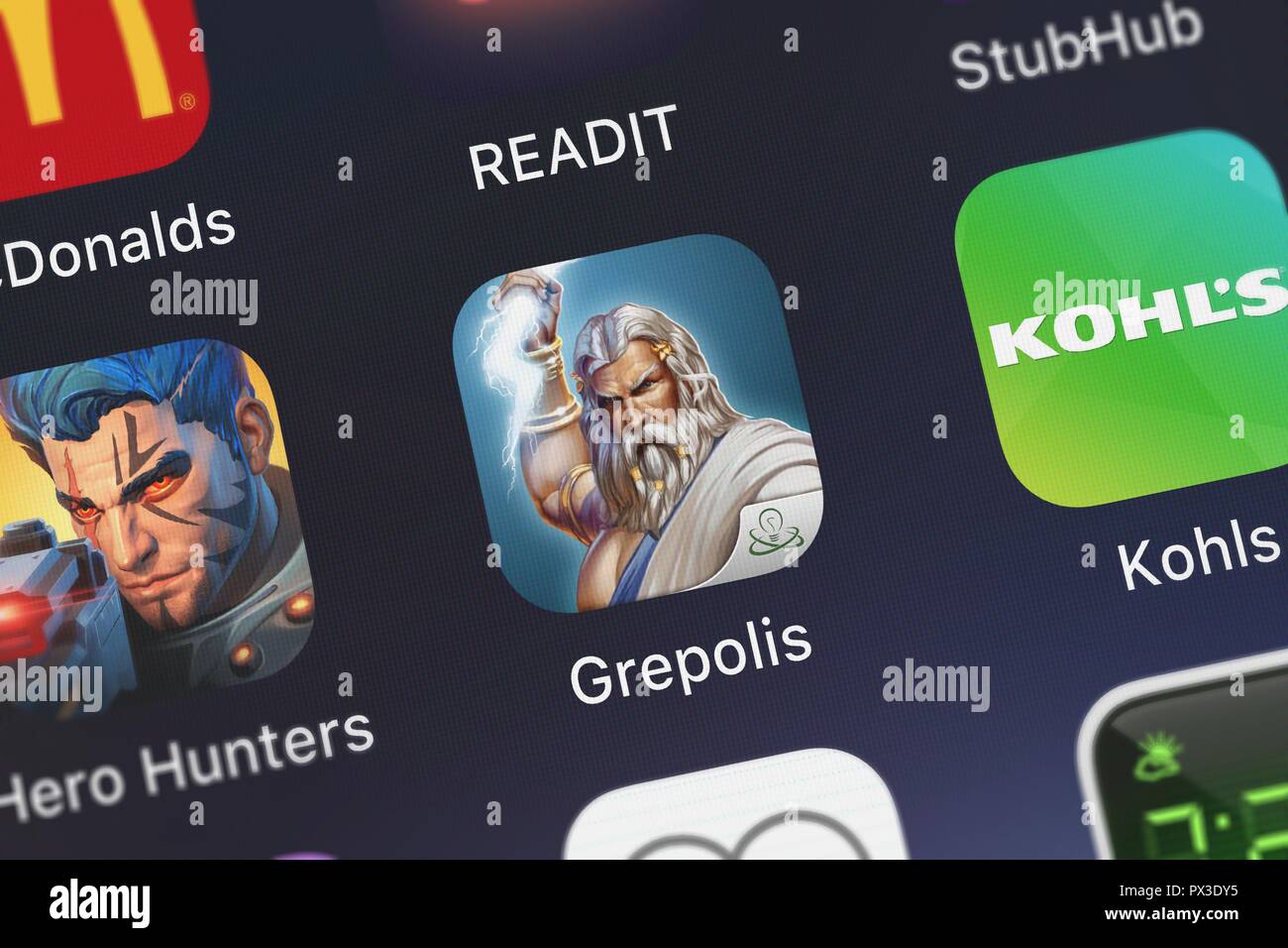 London, Regno Unito - 19 Ottobre 2018: Il Grepolis - Strategia divina MMO mobile app da InnoGames su un schermo di iPhone. Foto Stock