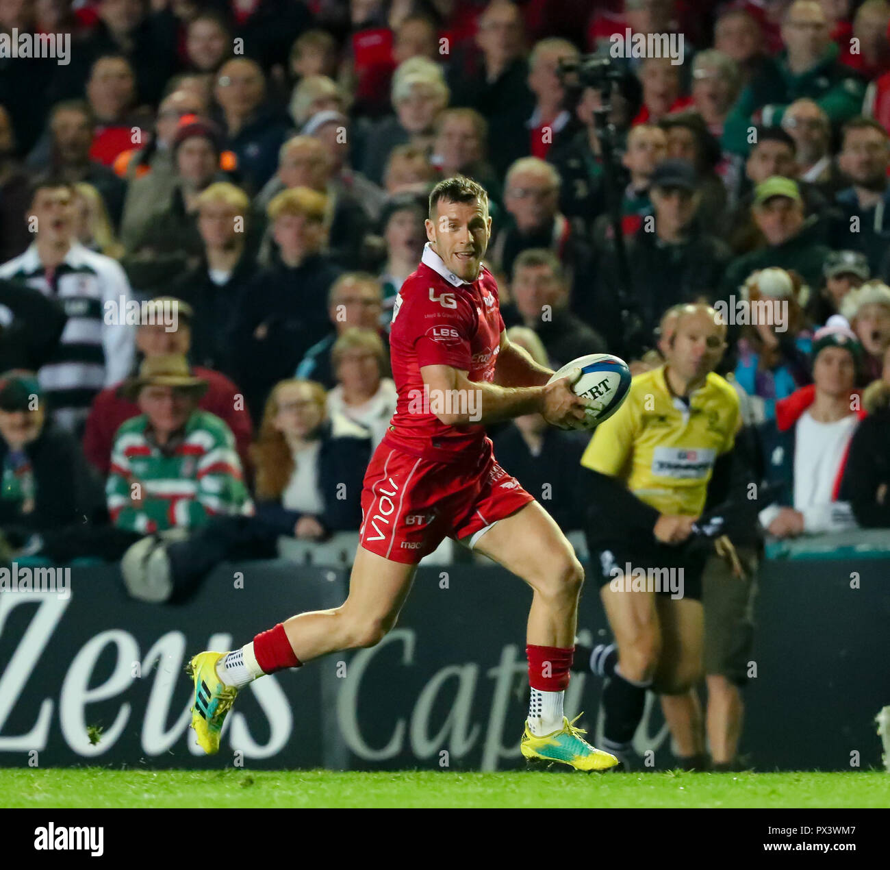 Leicester, Regno Unito. Il 19 ottobre 2018. 19.10.2018 Leicester, Inghilterra. Rugby Union. Durante la Heineken Champions Cup round 2 partita giocata tra Leicester Tigers e Scarlets rfc al Welford Road Stadium, Leicester. © Phil Hutchinson/Alamy Live News Foto Stock