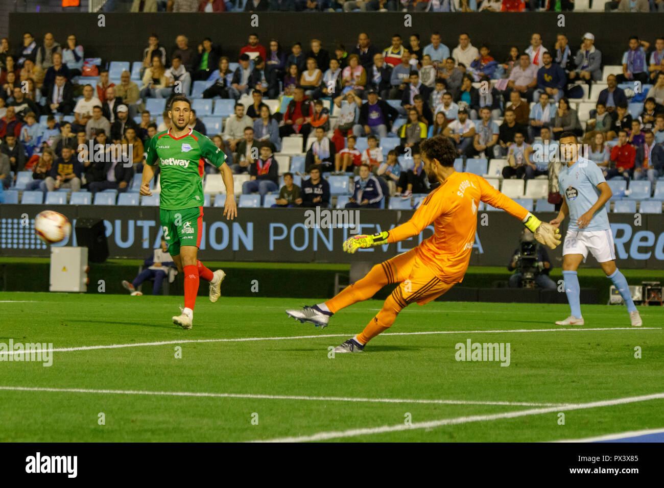 Vigo, Spagna. 20 ott; 2018. La Liga match tra Real Club Celta de Vigo e Deportivo Alaves in Balaidos stadium; Vigo; Punteggio finale 0-1. Credito: Brais Seara/Alamy Live News Foto Stock