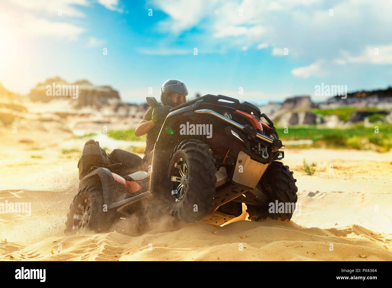 Atv freeride nella cava di sabbia, sport estremi Foto Stock