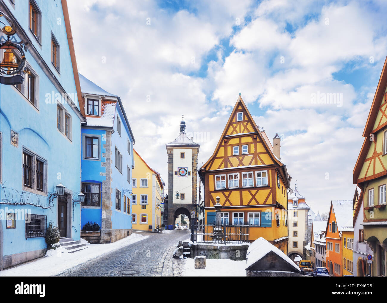 Vecchia medievale di Rothenburg ob der Tauber in inverno Foto Stock